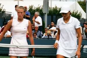 Daja Bedanova and Nadia Petrova (2000 US Open)