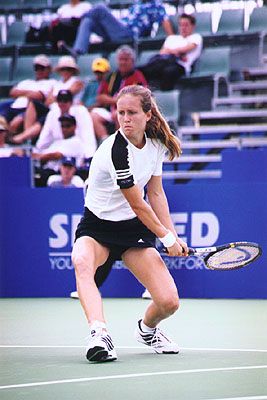 Meghann Shaughnessy (2001 Adidas International in Sydney)