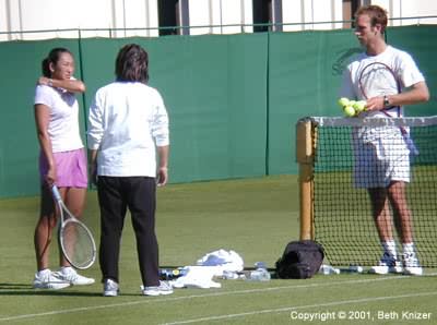 Ai Sugiyama, Coach Fusako (mother) and hitting partner (2001 Eastbourne)