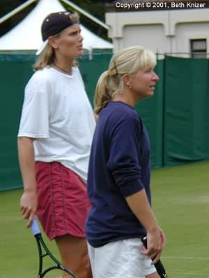 Jill Craybas and Caroline Vis (2001 Eastbourne)