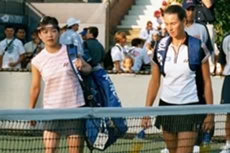 Rika Hiraki and Alina Jidkova (2001 US Open)