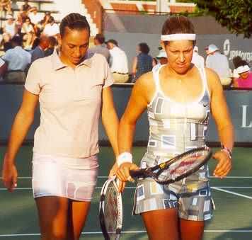 Evie Dominikovic and Marissa Irvin (2001 US Open)