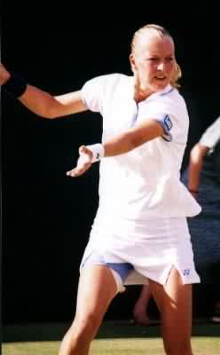 Henrieta Nagyova (2001 Wimbledon)