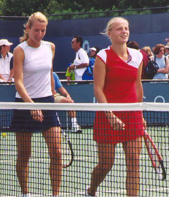 Evgenia Koulikovskaya and Silvia Talaja (2003 US Open)