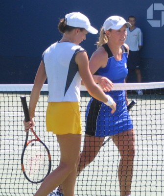 Alina Jidkova and Lisa Raymond (2004 US Open)