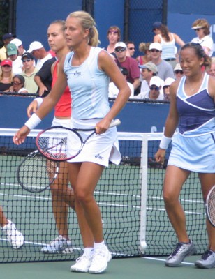 Zsofia Gubacsci, Asa Svensson, Meilen Tu (2004 US Open)