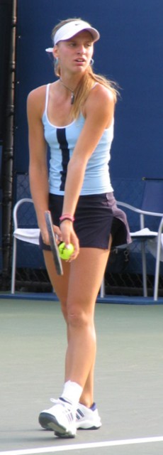 Sesil Karatantcheva (2004 US Open)