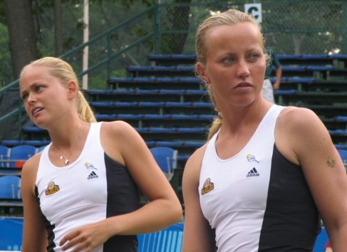 Anna-Lena Groenefeld and Bryanne Stewart (2006 World Team Tennis)