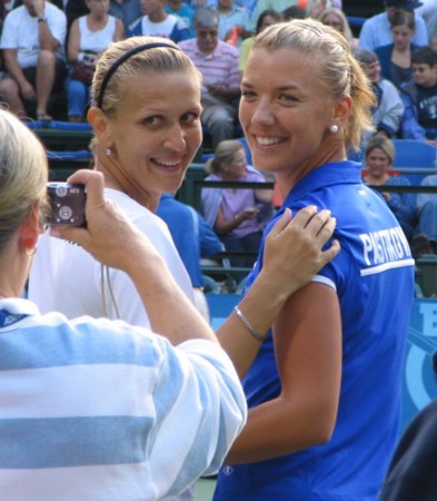 Gabriela Navratilova and Michaela Pastikova (2007 World Team Tennis)