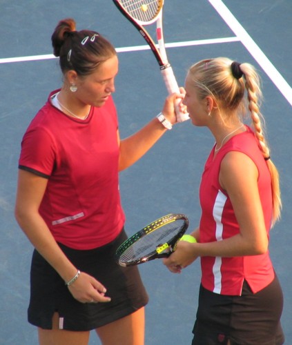 Alona Bondarenko and Kateryna Bondarenko (2007 US Open)