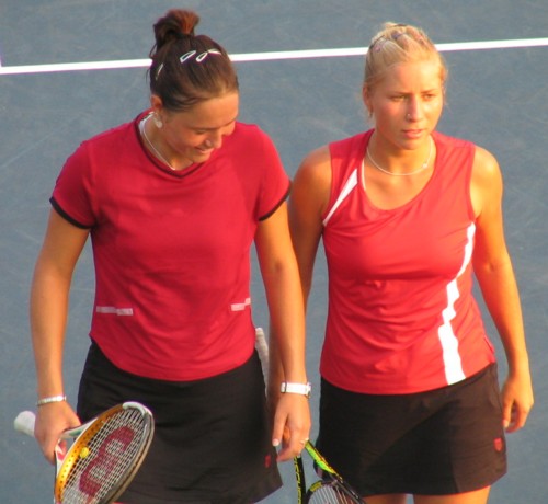 Alona Bondarenko and Kateryna Bondarenko (2007 US Open)