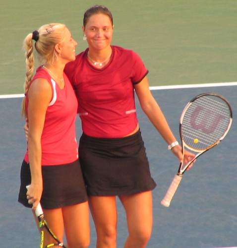 Alona Bondarenko and Kateryna Bondarenko (2007 US Open)