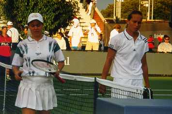 Tina Krizan and Meghann Shaughnessy (1999 US Open)